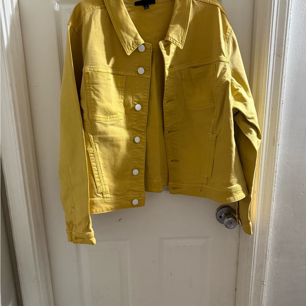 Yellow Cropped Jean Jacket with Structured Shoulders